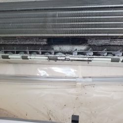 Climatiseur en mauvais état à cause d'un manque d'entretien